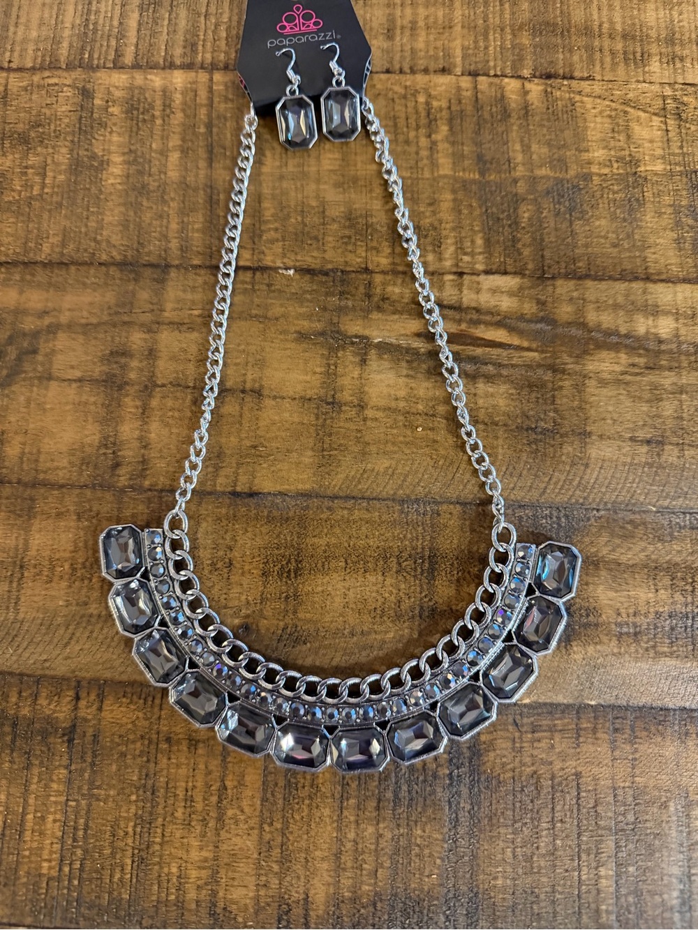 paparazzi Silver-Grey Faceted Statement Necklace with Matching Earrings